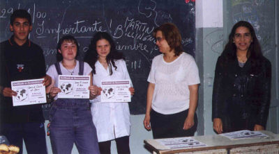 Alberto, Dbora, Valeria, Directora y Voluntaria 